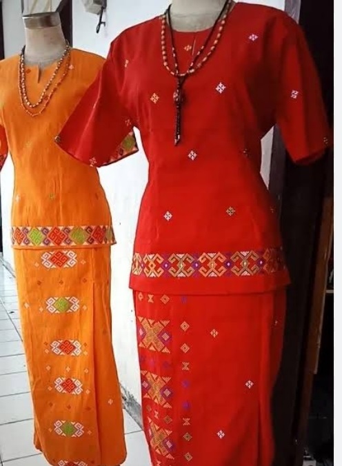 Baju Adat Toraja