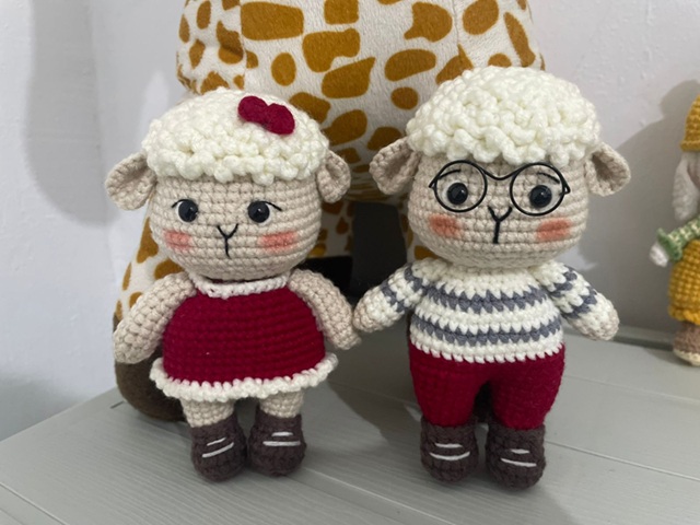 Crocheted Sheep Couple